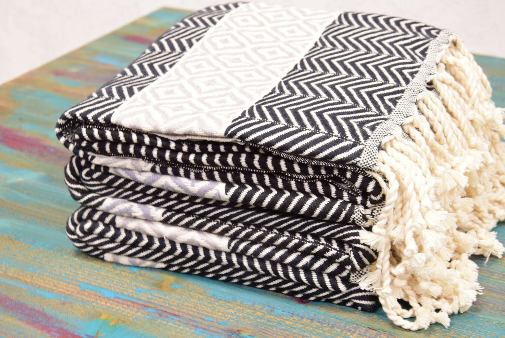Black & White Turkish Towel – Handmade Cotton Towel with Boho Chevron Design, Personalized Gift for Her, Bridesmaid or Home Spa Towel