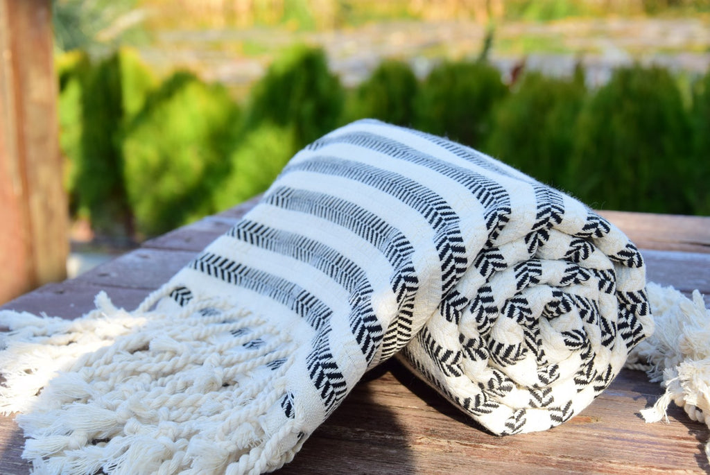 Black Striped Turkish Towel – 100% Cotton Hammam Towel, Luxury Spa & Bath Towel, Personalized Bridesmaid Gift, Bachelorette Party Favor, Modern Home Decor