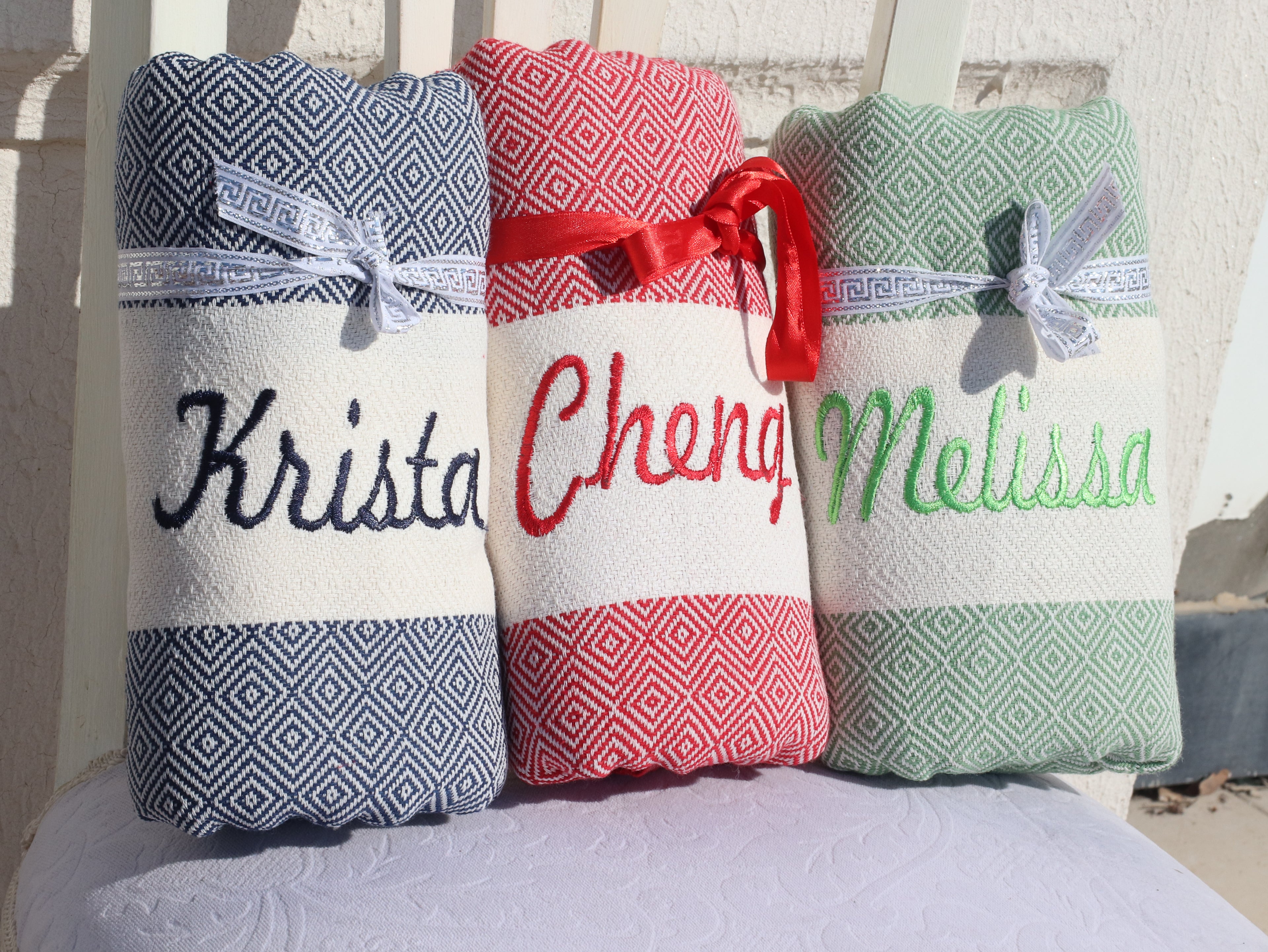 Personalized Bridesmaid Towel – Custom Embroidered Spa Gift, Wedding Party Favor, Bachelorette Personalized Gifts for Women